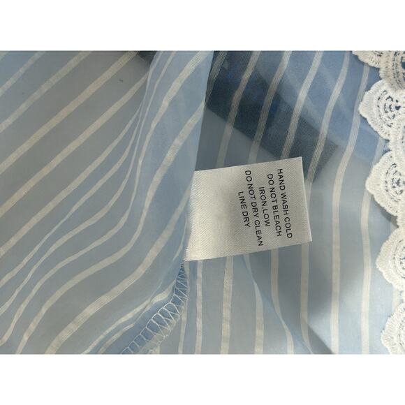 alice blue top With White Lace Design Short Sleeve Balloons Style Size Small - Picture 11 of 11